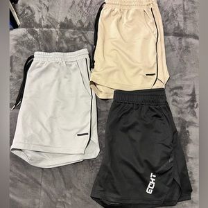 Tan and grey shorts are an L, black are 3XL. All fit L-XL well